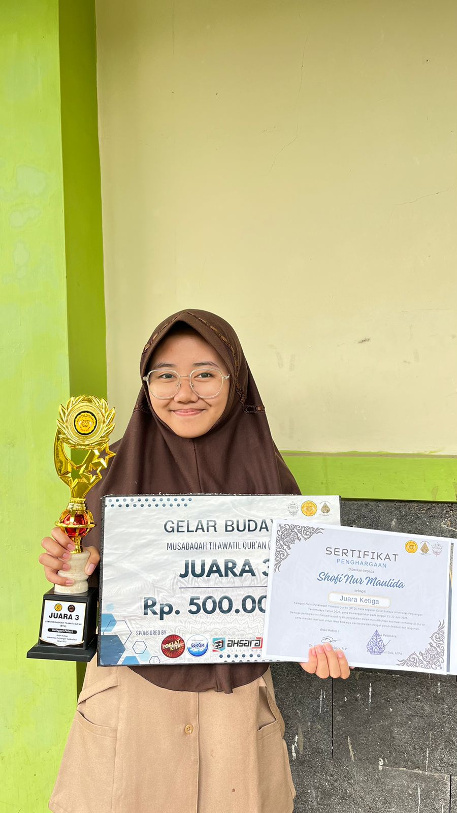 Perwakilan SMA Terpadu Riyadlul Ulum Torehkan Prestasi di Ajang MTQ Universitas Perjuangan Tasikmalaya