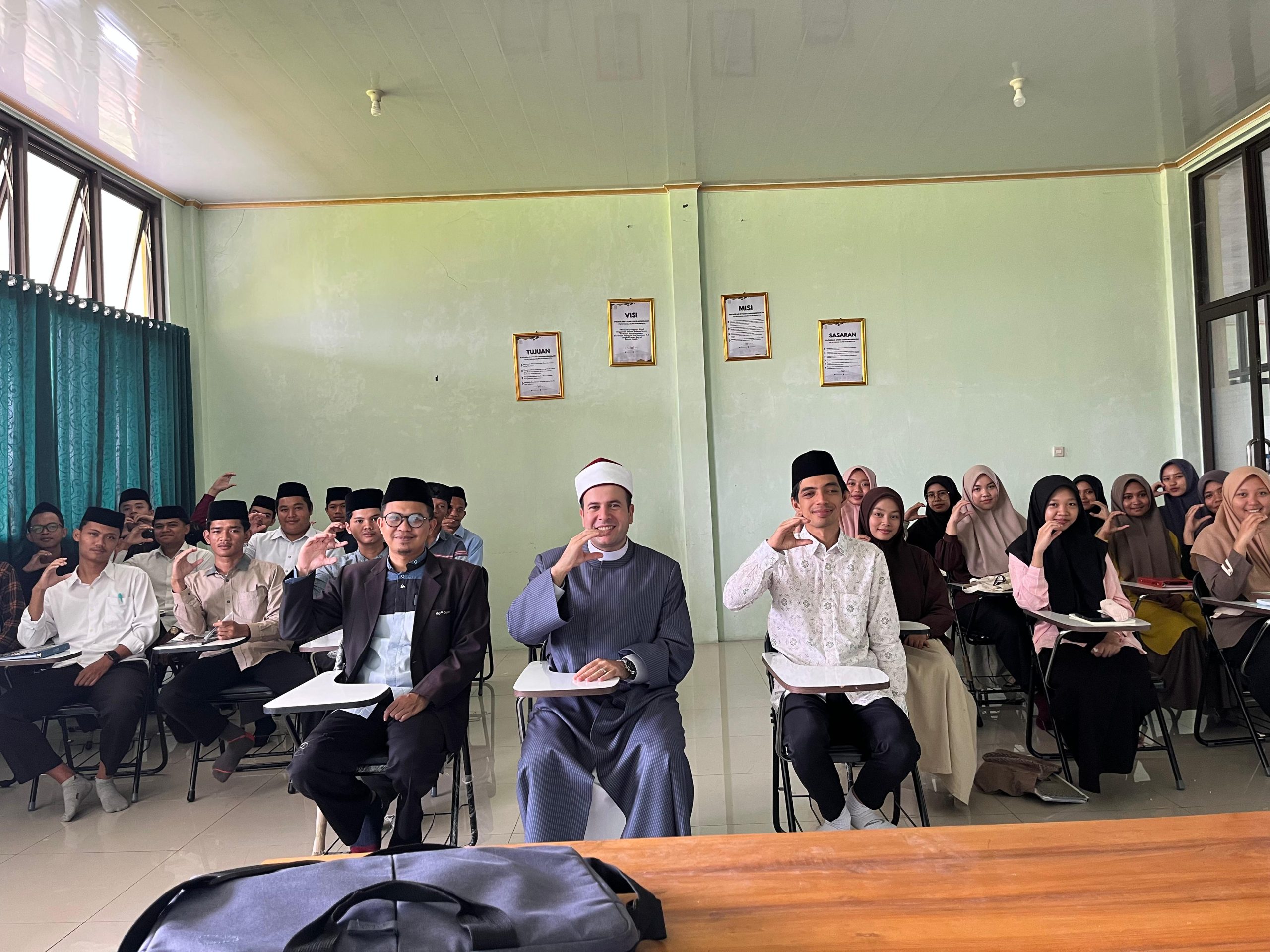 UNIRU Resmi Buka Program Khusus Pengembangan Bahasa Arab dan Inggris Tahun Akademik 2025–2026