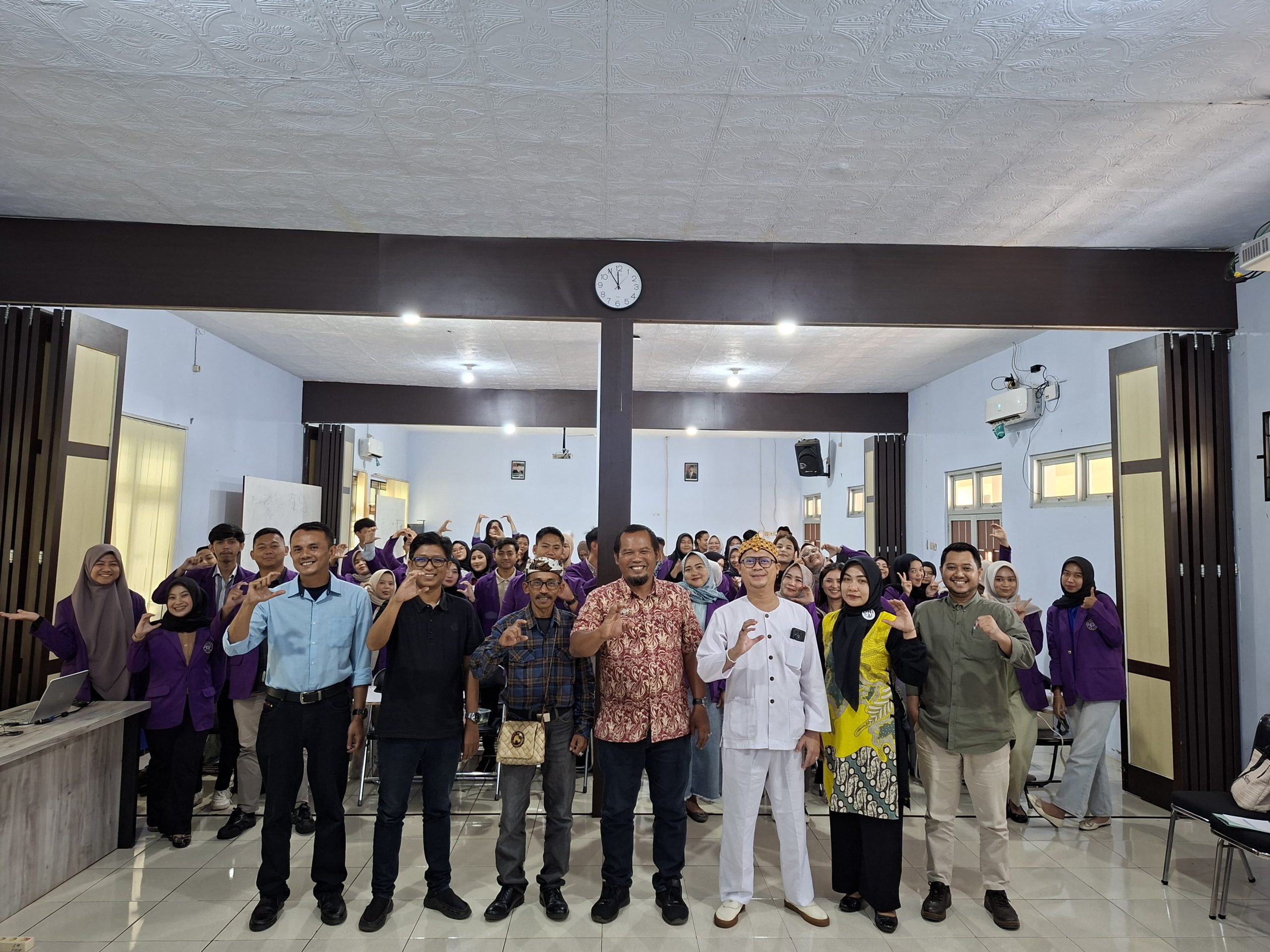 Dosen UNIRU Tasikmalaya Paparkan Strategi Pengembangan Desa Wisata Berbasis Adaptive Governance di UNIGAL